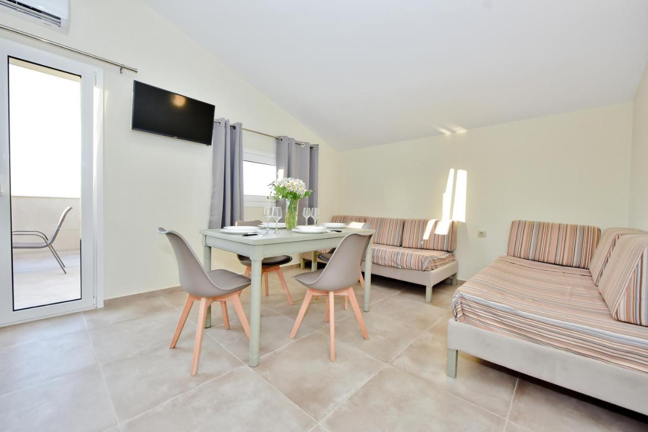 Golden Dream Apartments Anissaras Bagian luar foto