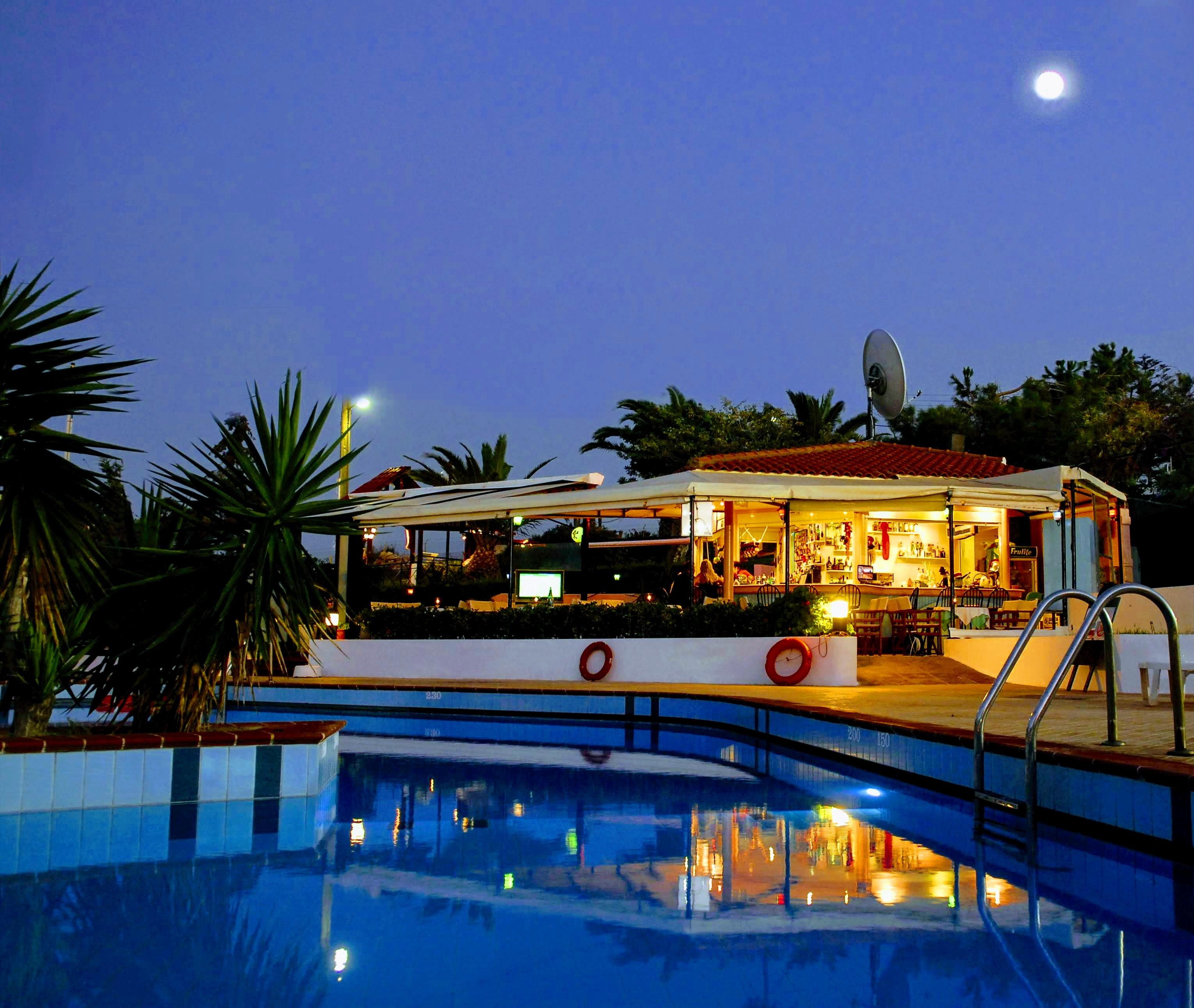 Golden Dream Apartments Anissaras Bagian luar foto